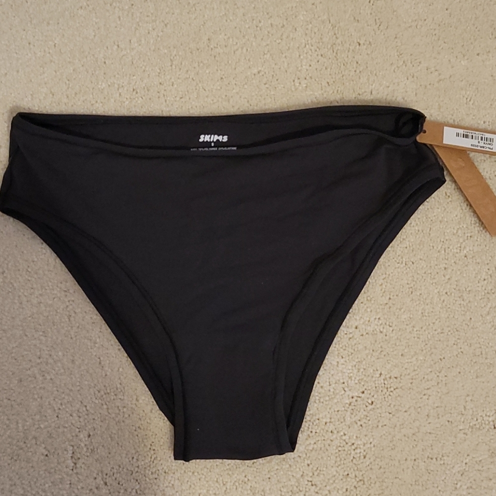 Skims fits everybody cheeky brief small onyx